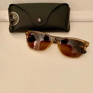 RayBan New Wayfarer 2132